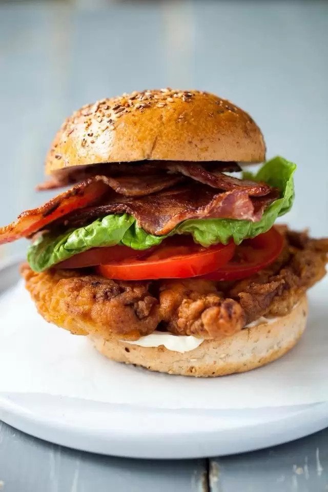 Sicín Sásta Chicken Raised Right